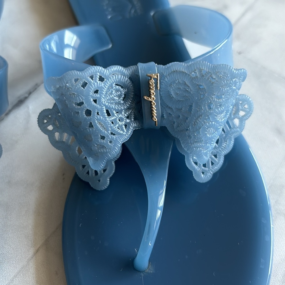 Salvatore Ferragamo Pandy Bow Jelly Thong Sandals - Picture 5 of 15